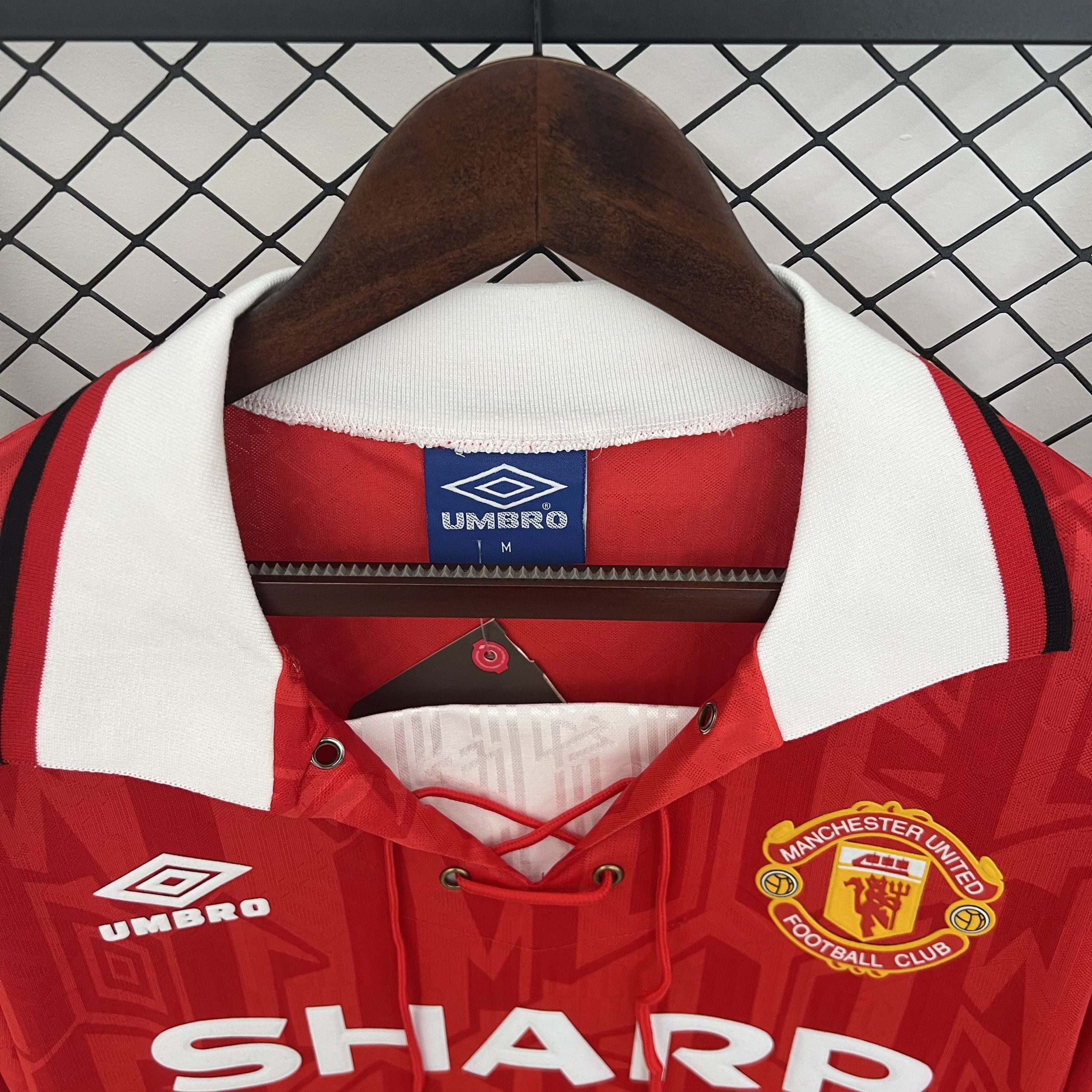 Manchester United Retro Home Long Sleeve Football Jersey Shirt 1992/94 - Image 6