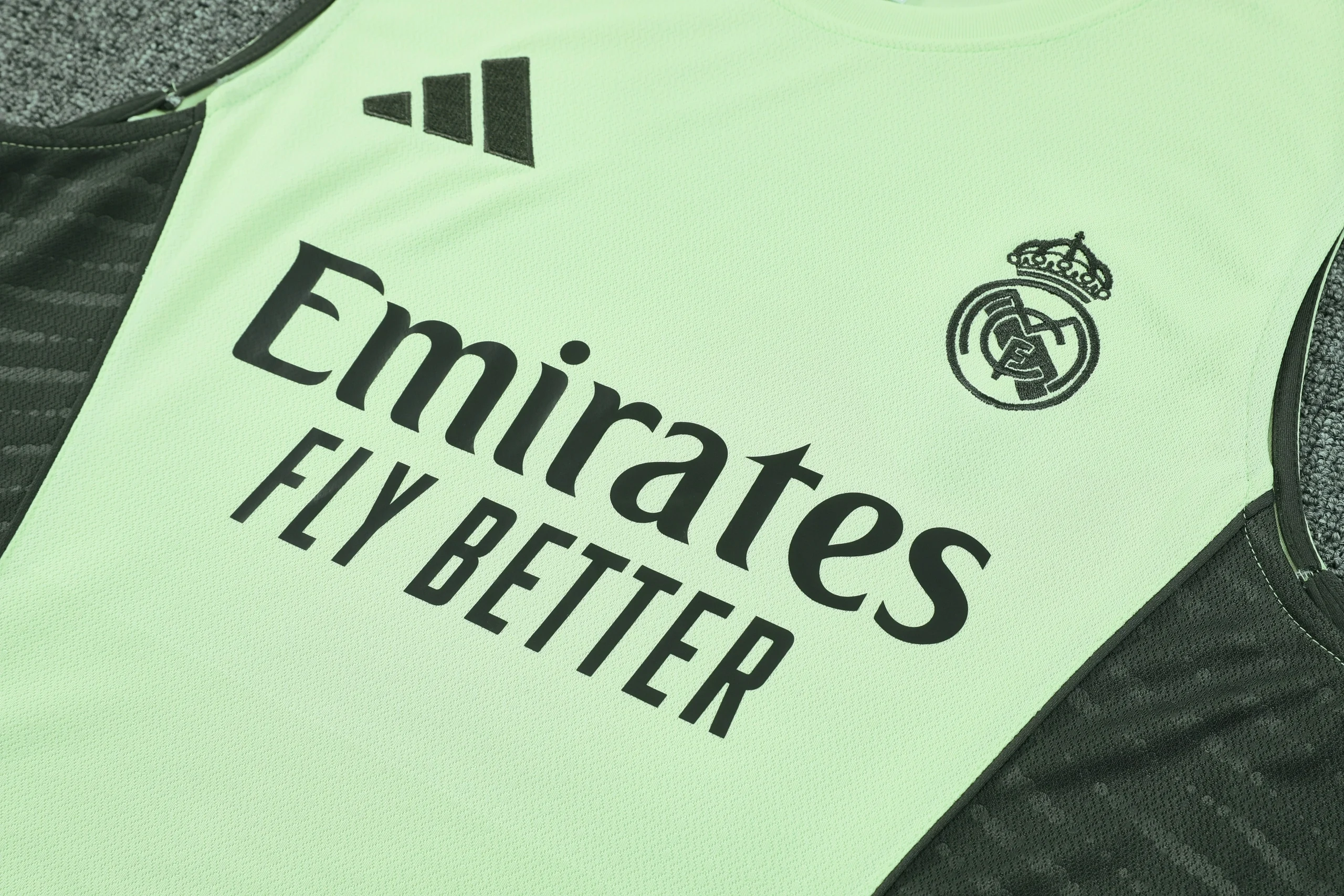 Real Madrid Sleeveless Training Kit Green 2025/26 - Image 5