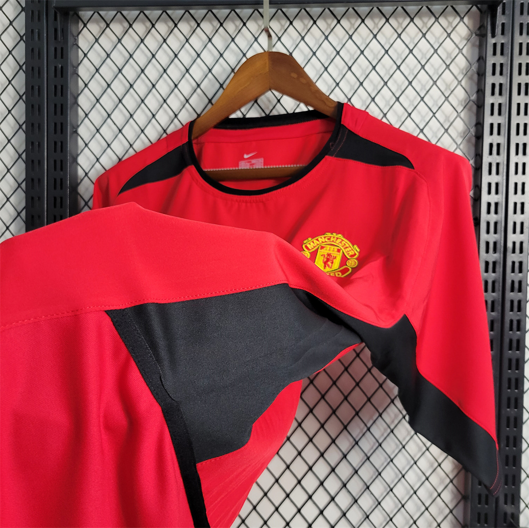 Manchester United Retro Home Football Jersey Shirt 2002/04 - Image 6