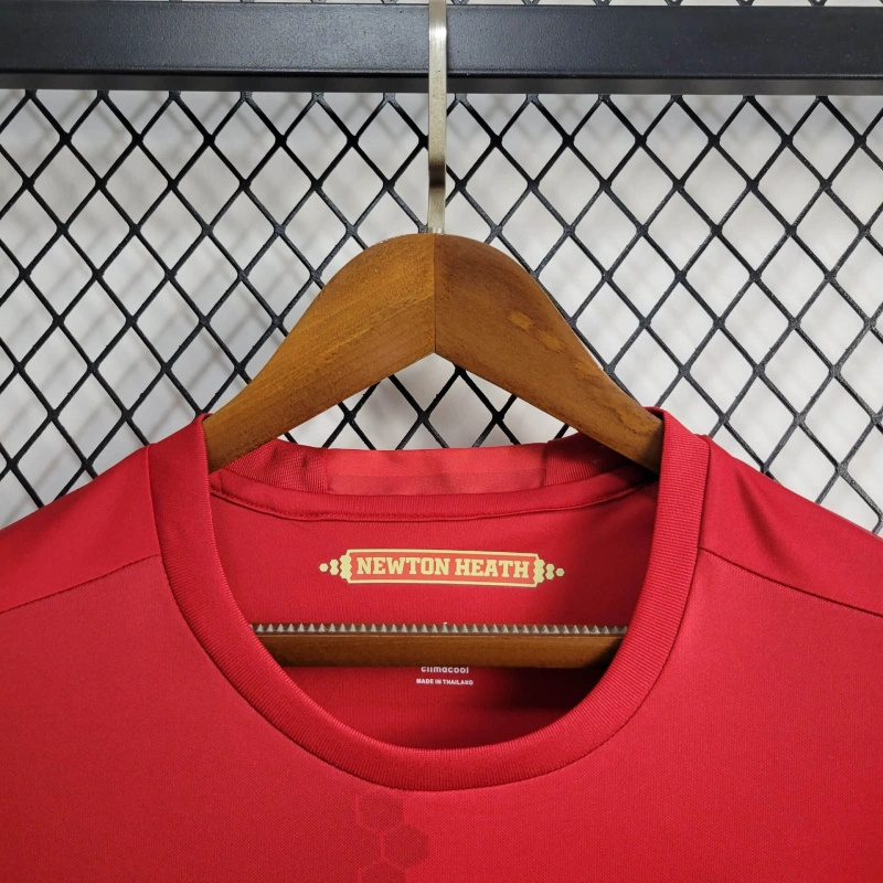 Manchester United Retro Home Football Jersey Shirt 2016/17 - Image 5