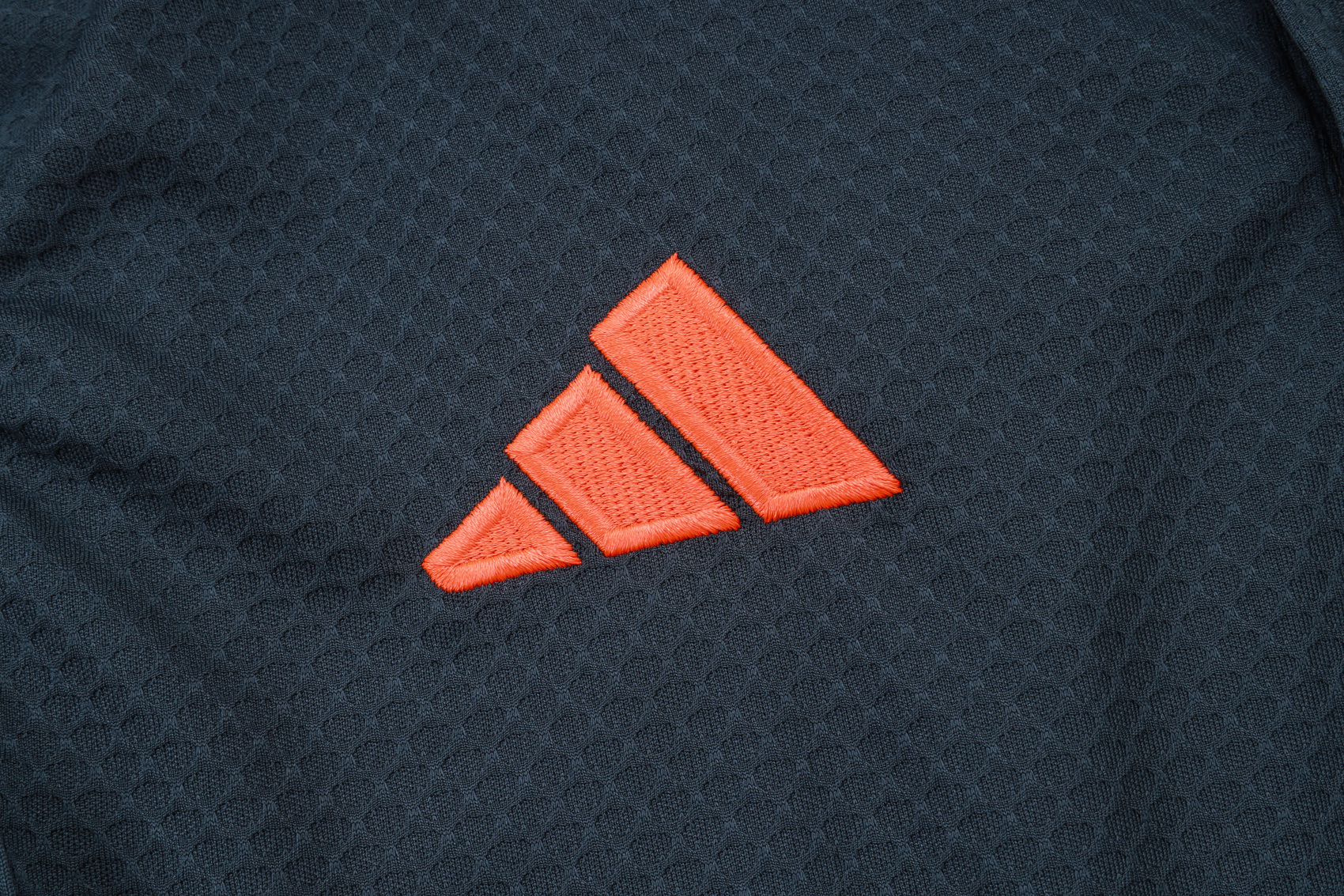 Bayern Munich Training Kit (Polo+Pants) Dark Grey 2025/26 - Image 4