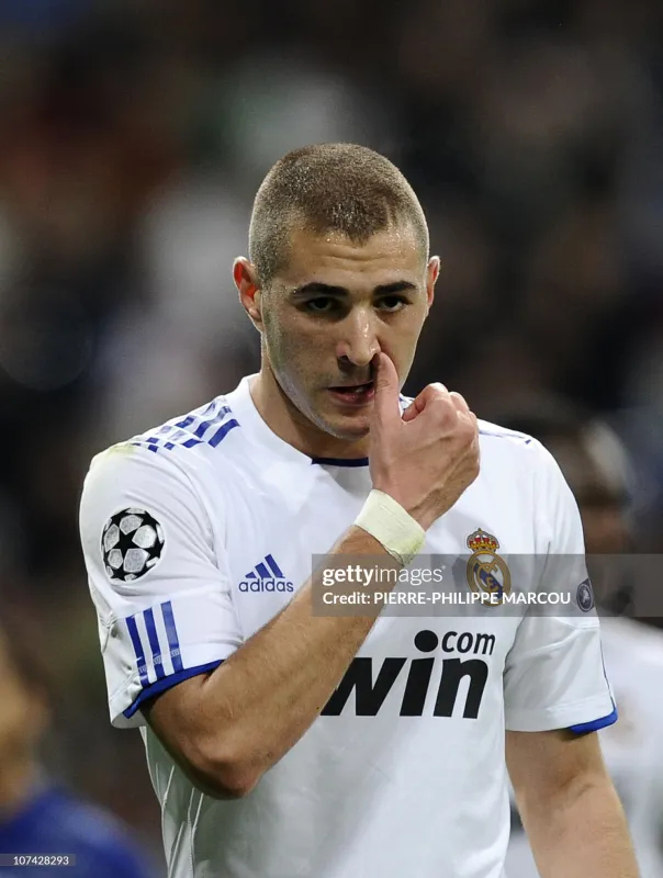 Real Madrid Retro Jersey Home Soccer Shirt 2010/11 - Image 3