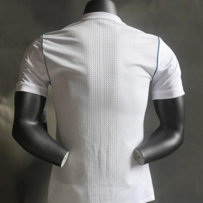 Alternative view of Real Madrid Retro Jersey Home Soccer Shirt 2017/18