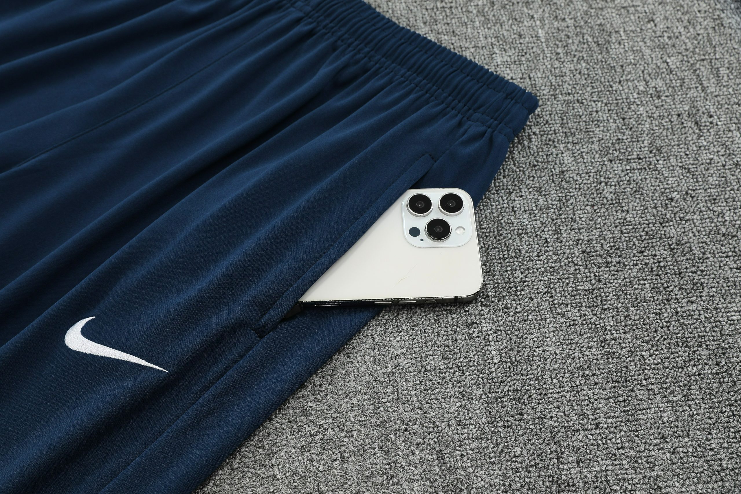 PSG Training Kit (Sweatshirt+Pants) 2025/26 - Player Version (With Star) - Image 4