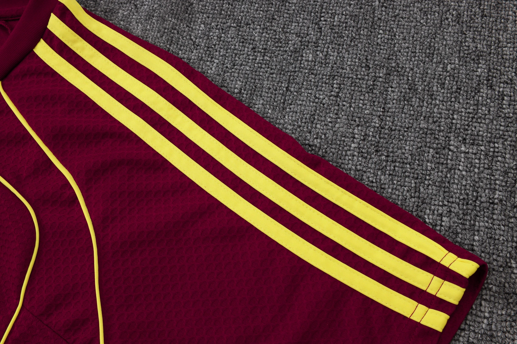 Arsenal Training Jersey Kit Red 2025/26 - Image 5