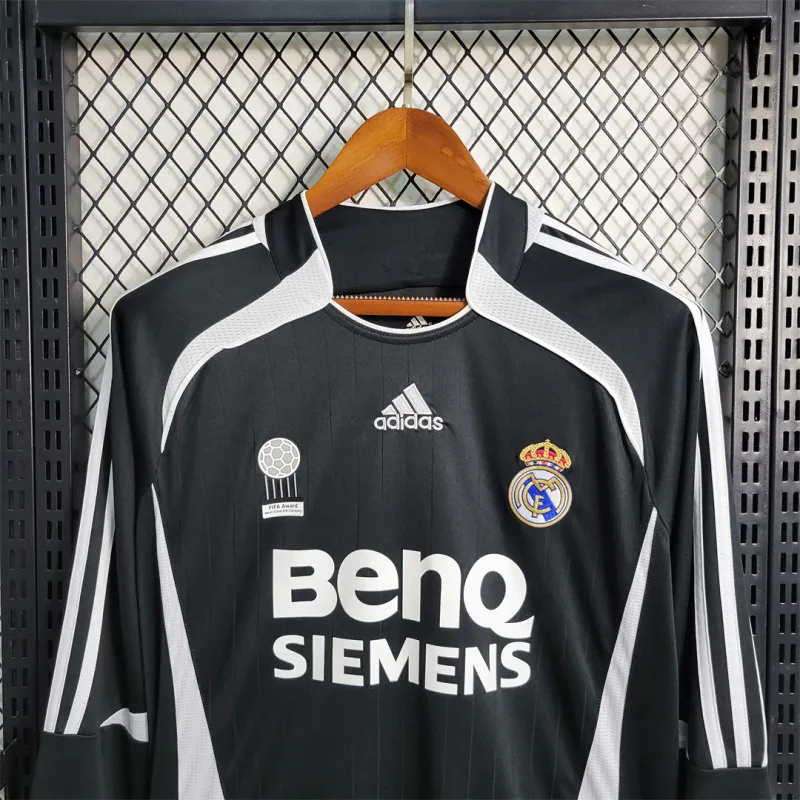 Real Madrid Retro Jersey Away Long Sleeve Custom Soccer Shirt 2006/07 - Image 3