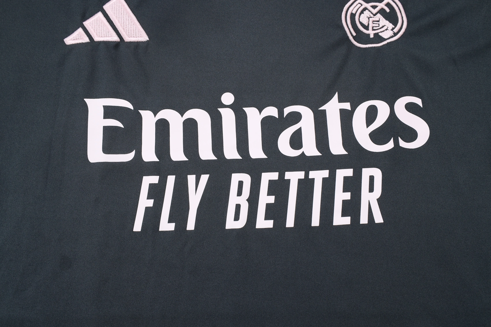 Real Madrid Sleeveless Training Kit Gray 2025/26 - Image 3
