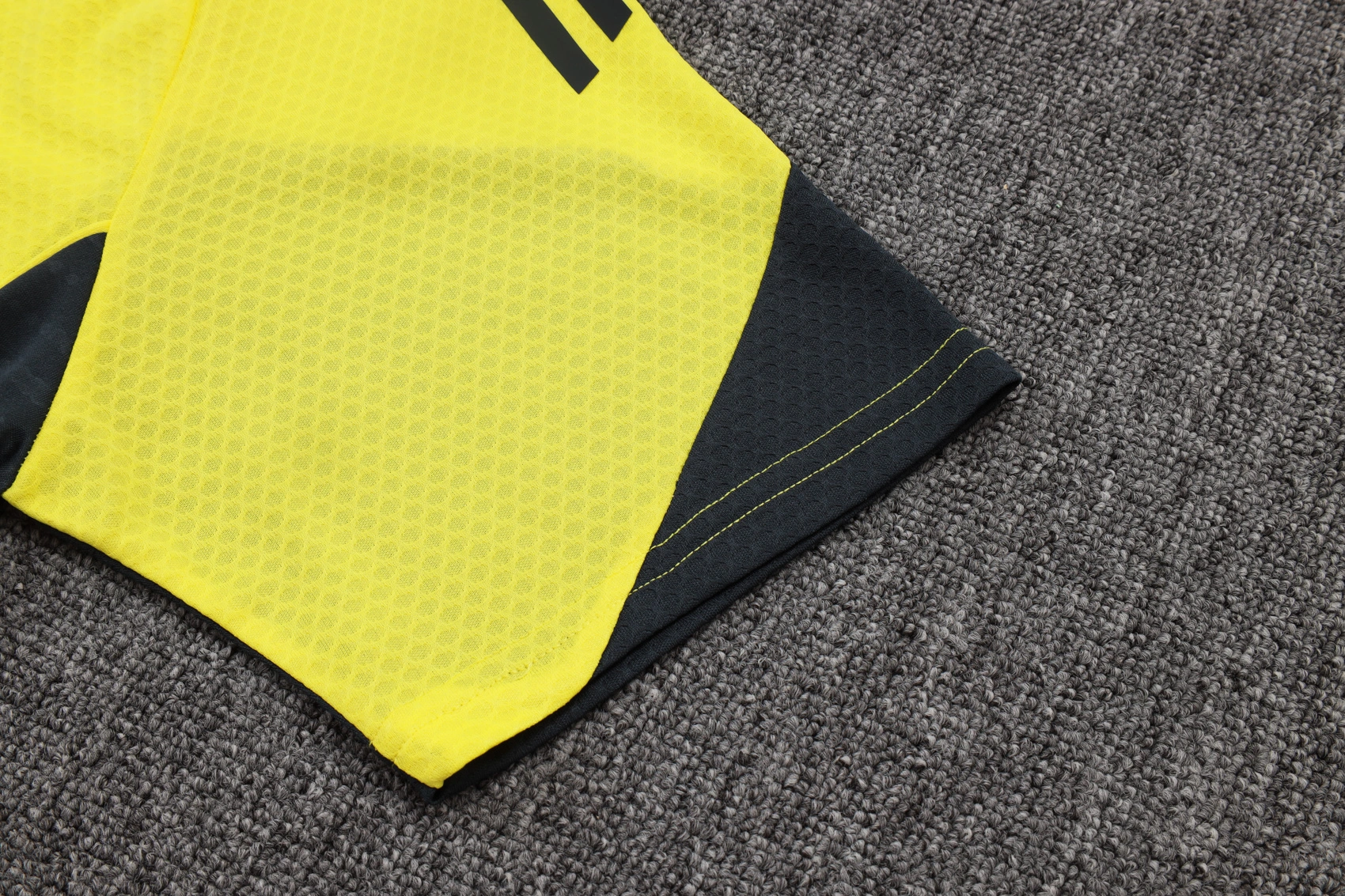 Real Madrid Training Jersey Kit Yellow 2025/26 - Image 6