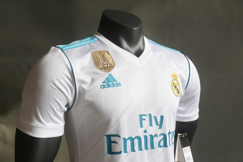 Real Madrid Retro Jersey Home Soccer Shirt 2017/18 - Image 3