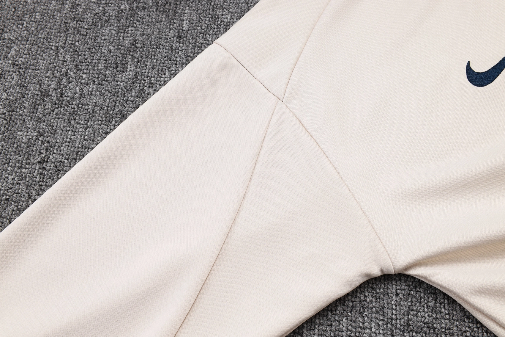 Barcelona Training Kit (Jacket+Pants) Beige 2025/26 - Image 6