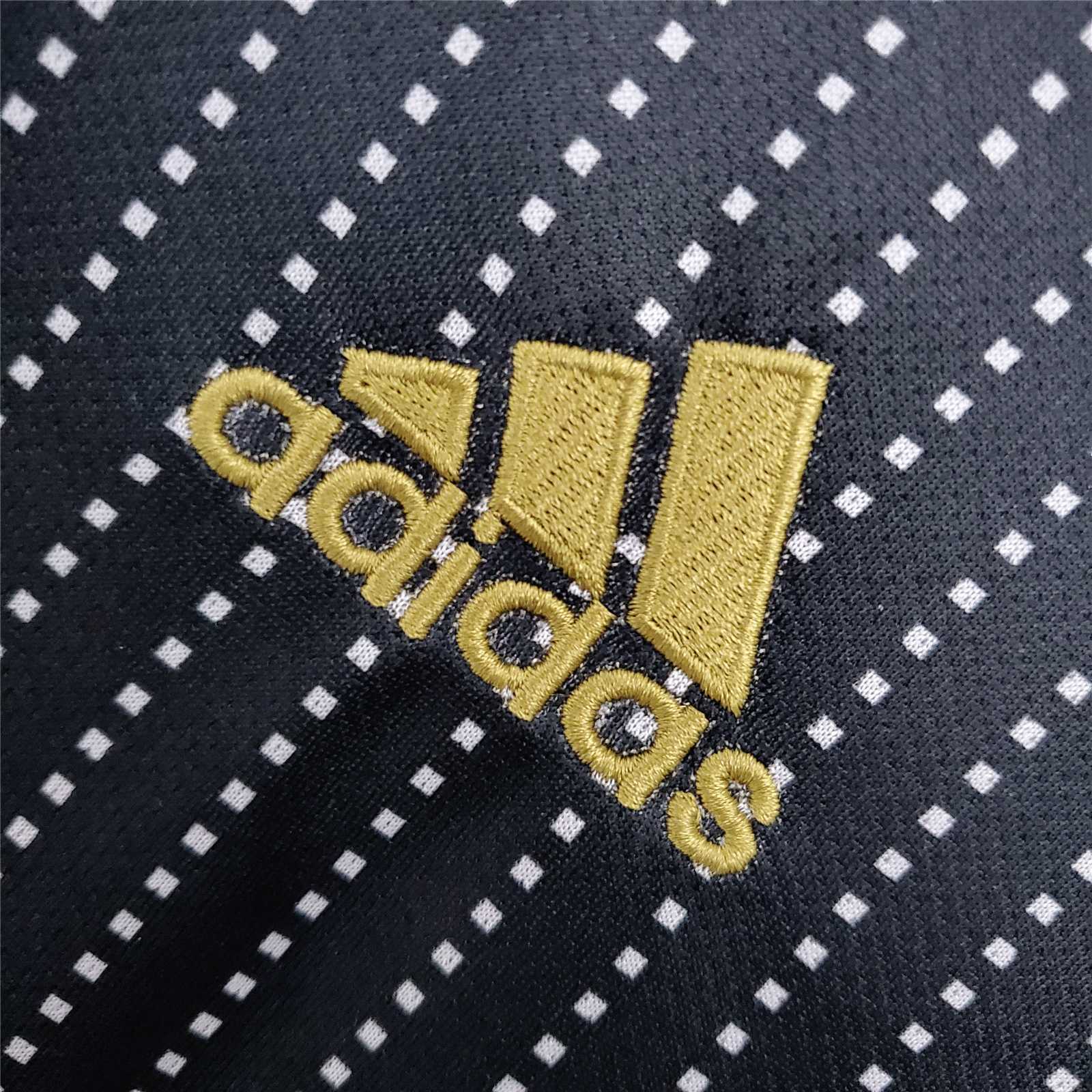 Bayern Munich Retro Jersey Away Soccer Shirt 2021/22 - Image 6