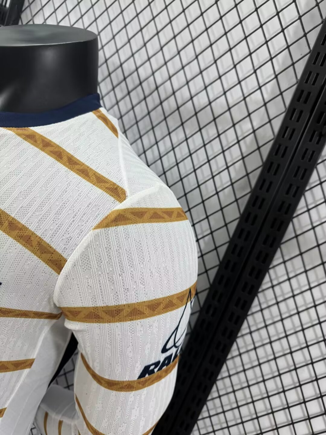 Pumas UNAM Soccer Jersey Home Long Sleeve Shirt 2024/25 - Image 3