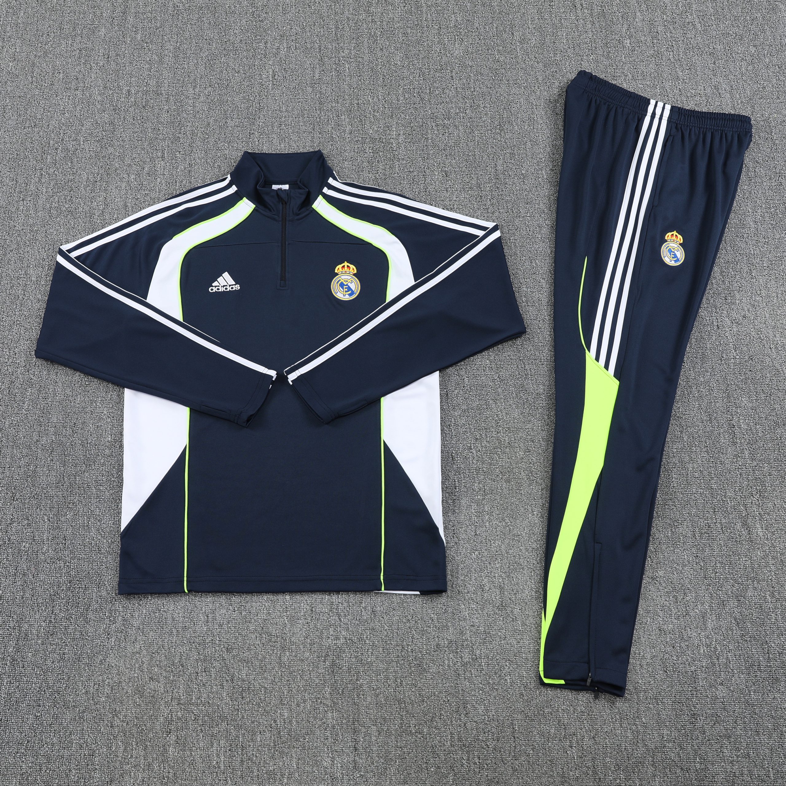 Real Madrid Training Kit (Sweatshirt+Pants) Cyan 2025/26 - Image 4