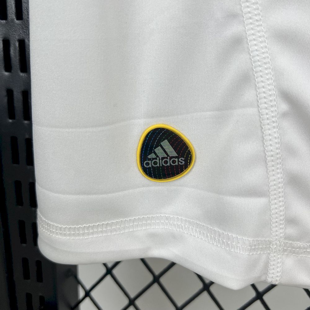 Spain Retro Soccer Jersey Away Custom Shirt 2000 - Image 3