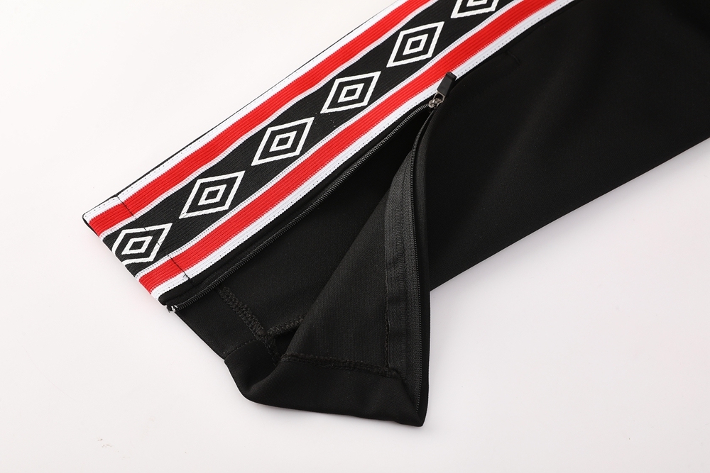 Manchester United Retro Training Kit (Jacket+Pants) 2025/26 - Image 4