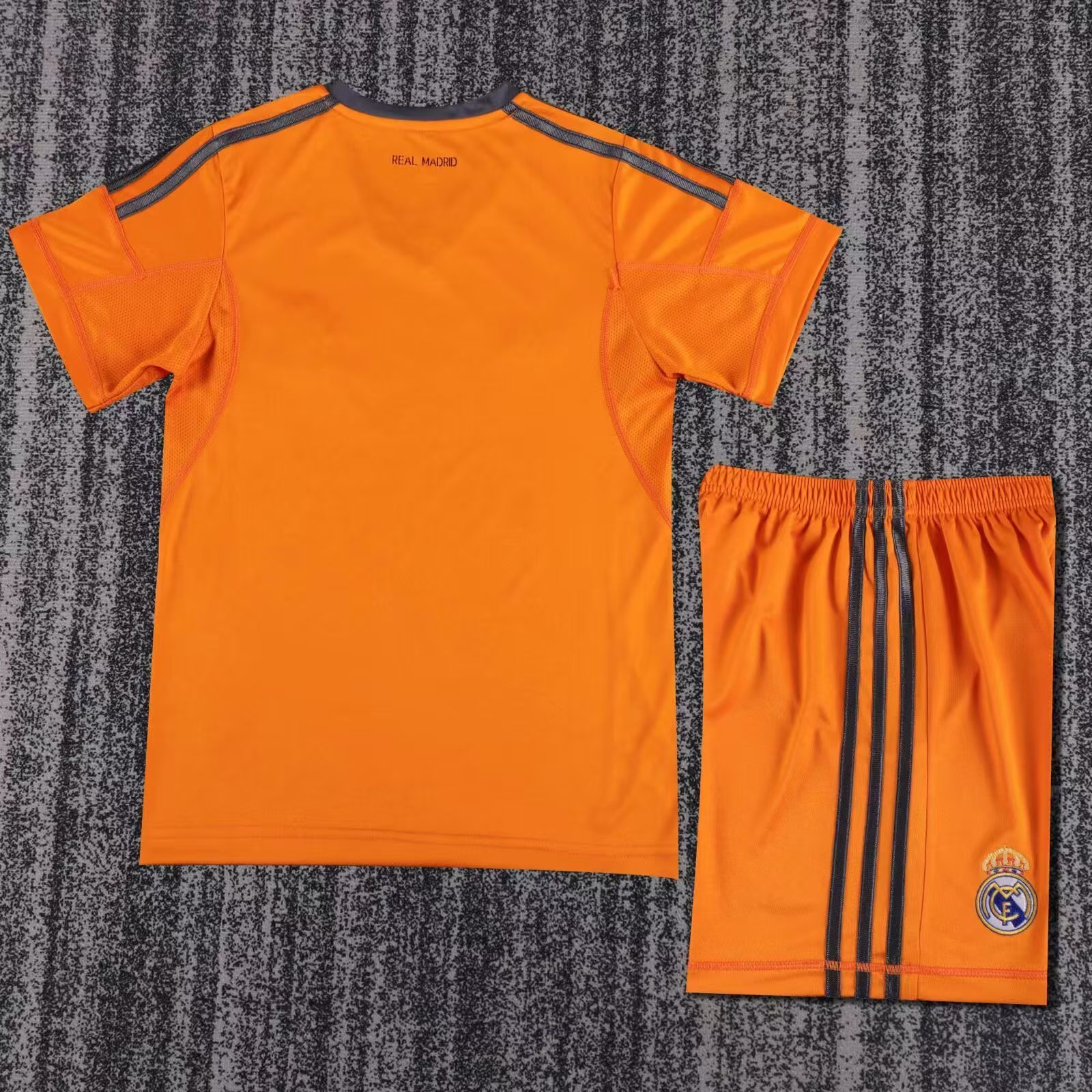 Real Madrid Retro Jersey Third Away Kids Kit Jersey+Shorts 2013/14 - Image 2