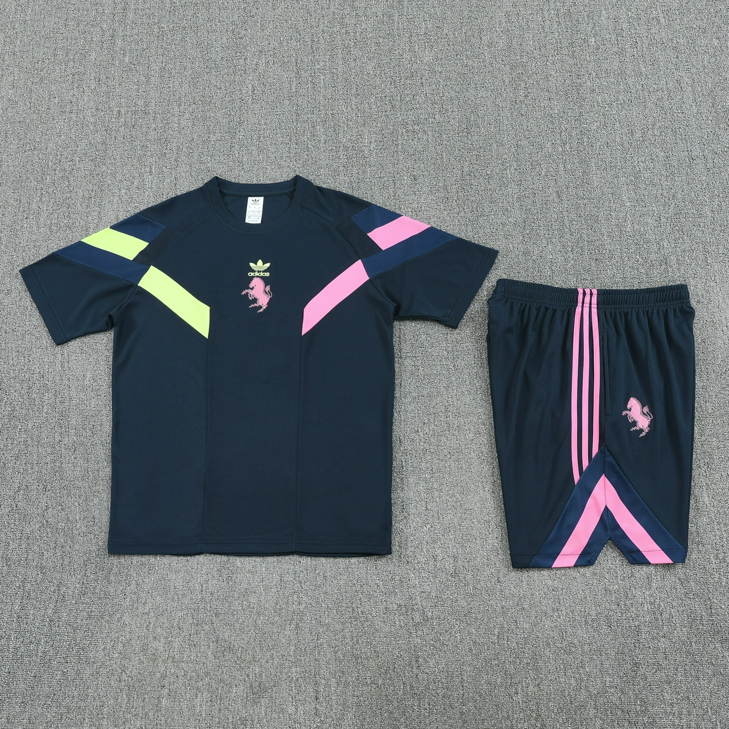 Juventus Training Jersey Kit 2025/26 - Image 5