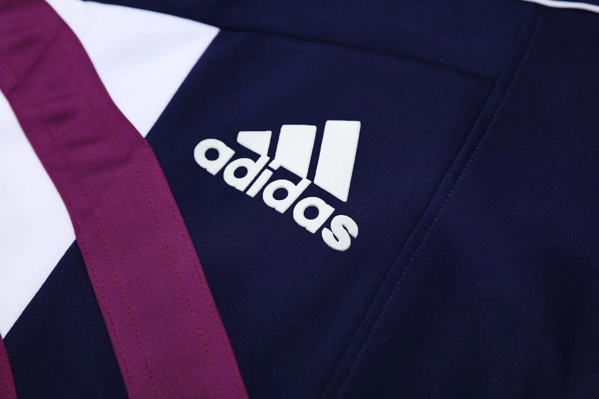 Real Madrid Retro Training Kit (Jacket+Pants) 2025/26 - Image 2