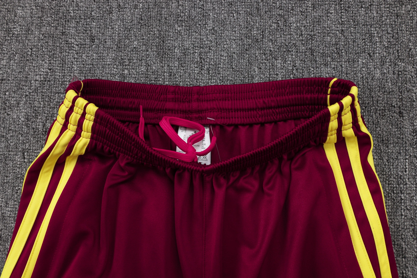 Arsenal Sleeveless Training Kit Red 2025/26 - Image 5