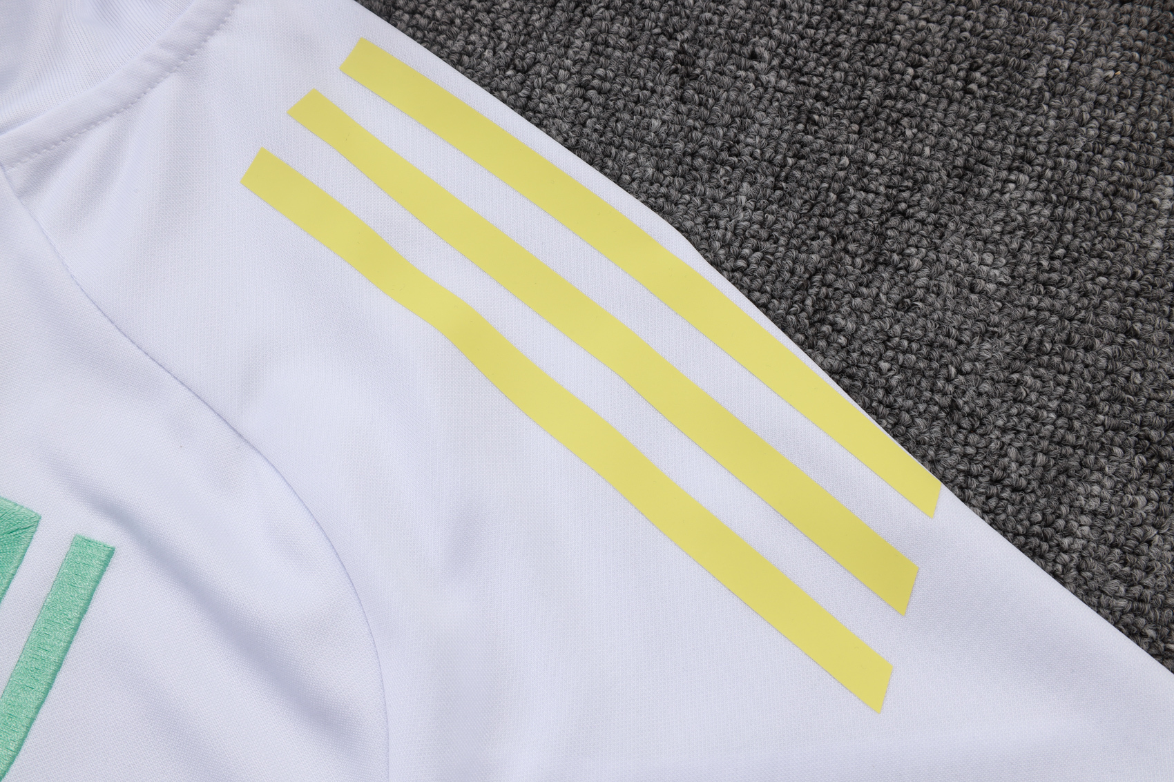 Juventus Training Kit (Jacket+Pants) White 2025/26 - Image 3