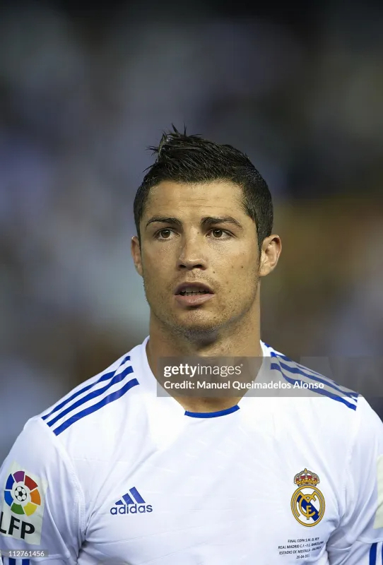 Real Madrid Retro Jersey Home Long Sleeve Soccer Shirt 2010/11 - Image 6