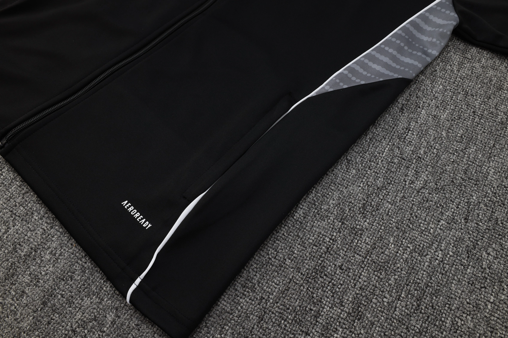 Real Madrid Training Kit (Jacket+Pants) Black 2025/26 - Image 4