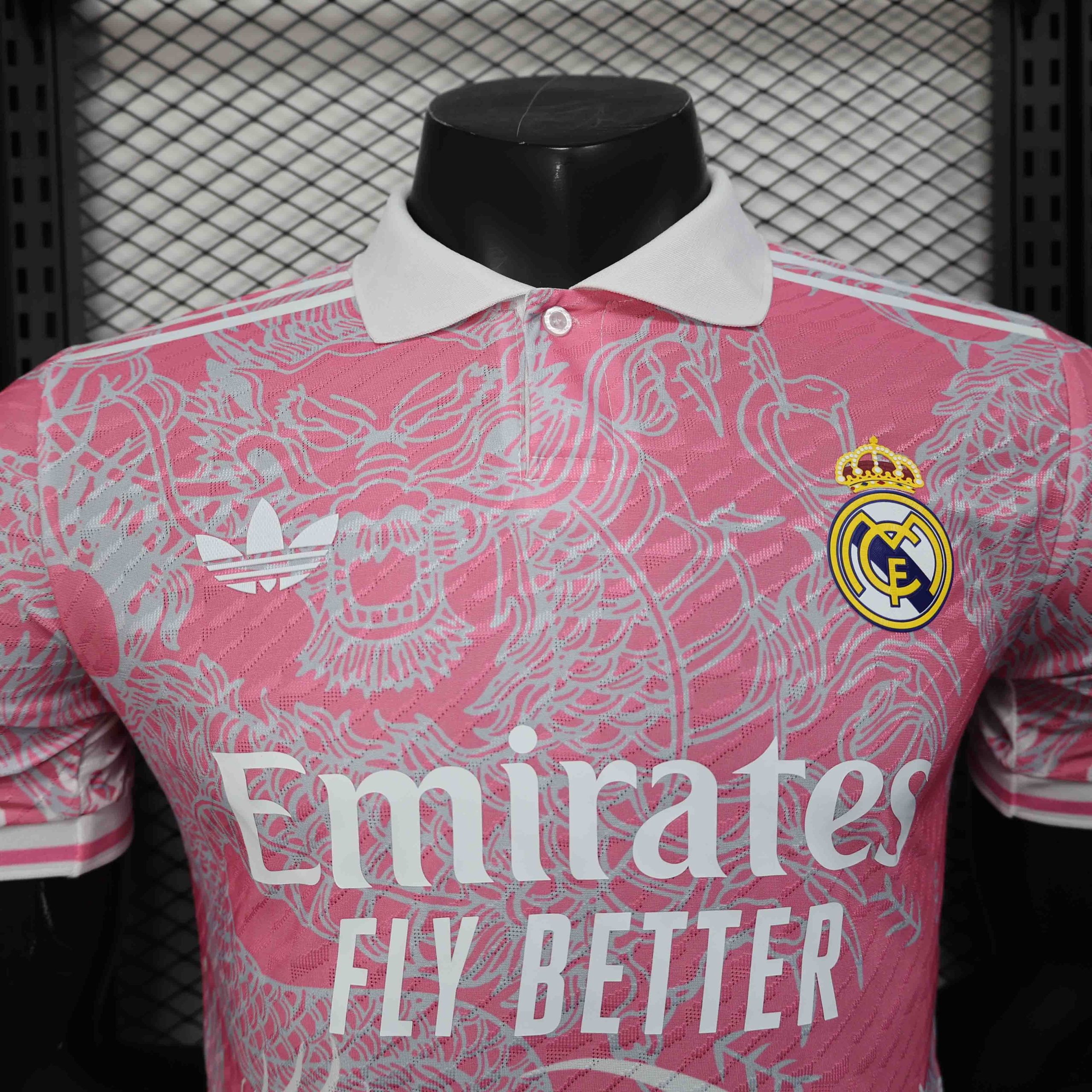 Real Madrid Soccer Jersey Dragon Pink Special Edition Shirt 2025/26 - Image 5