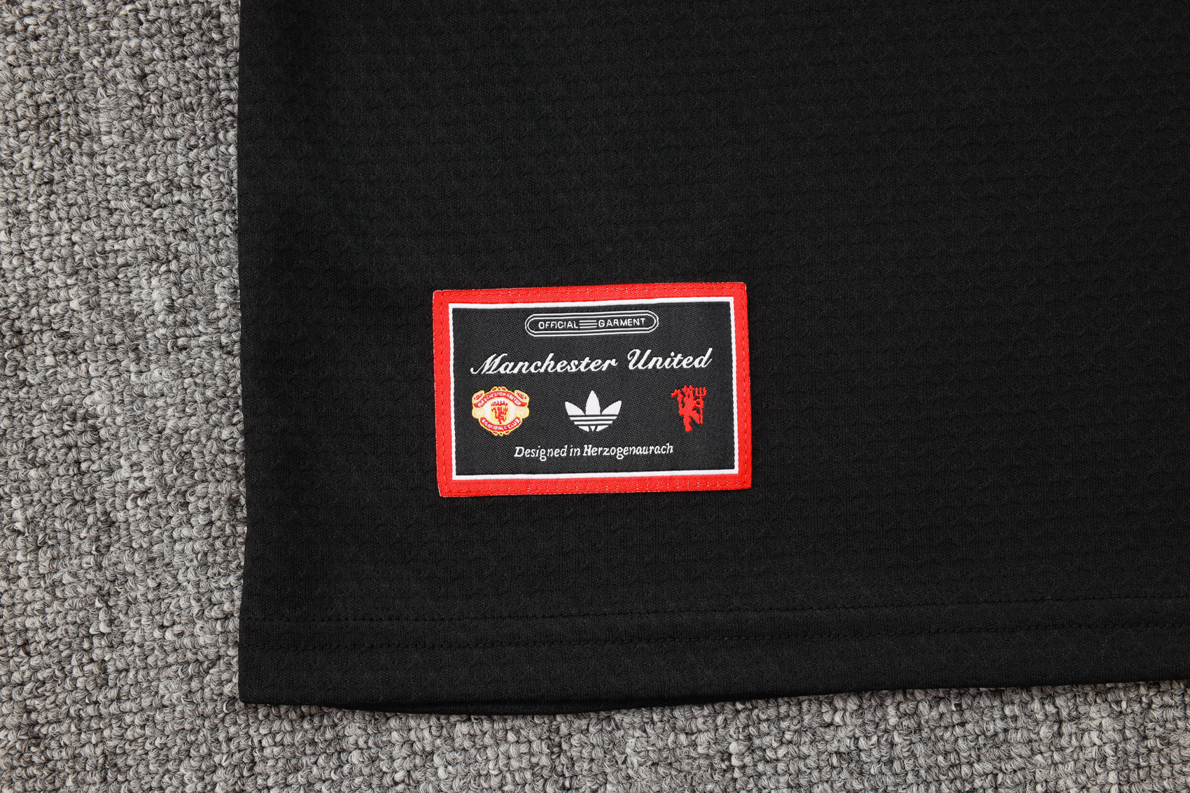Manchester United Training Jersey Kit Black 2025/26 - Image 5