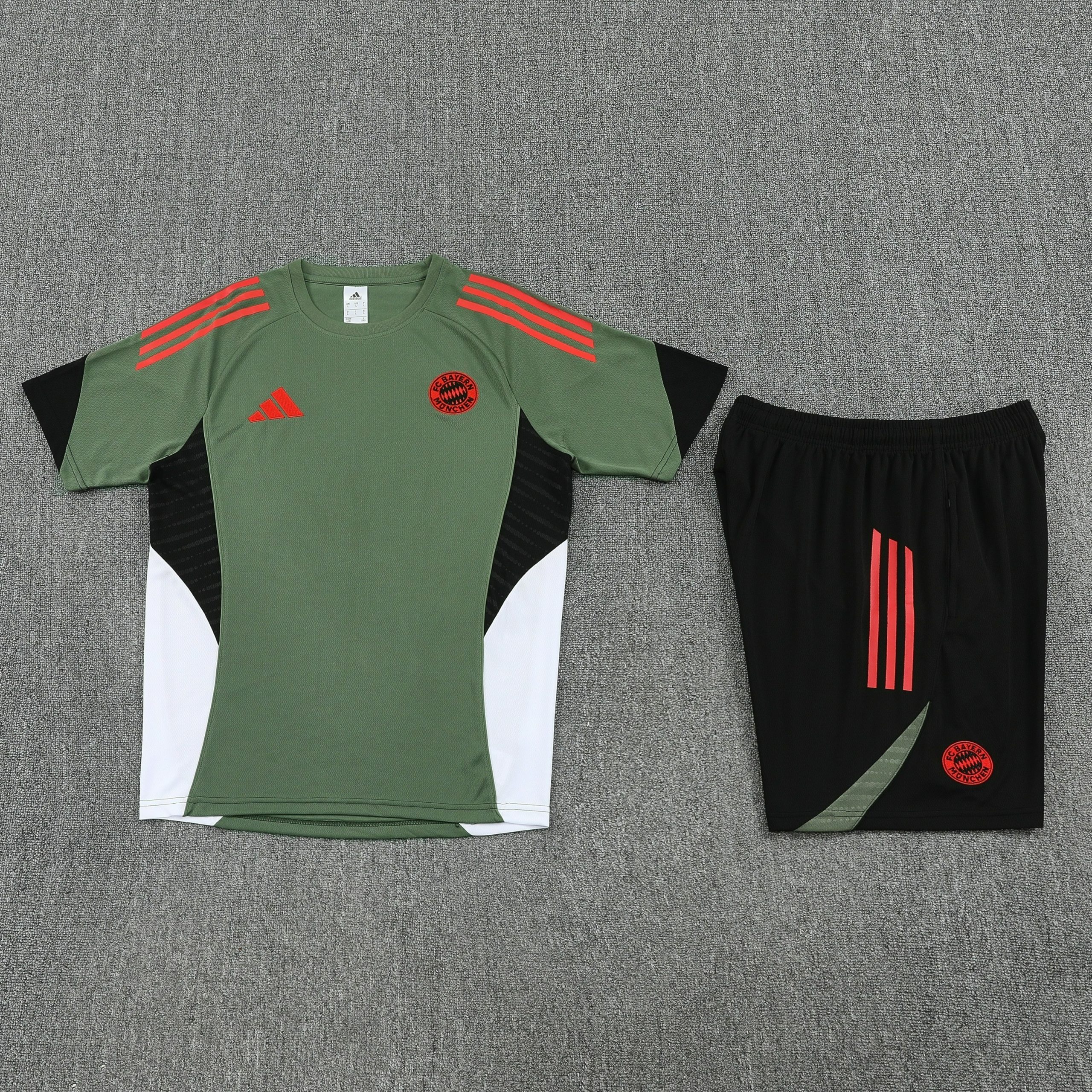 Bayern Munich Training Jersey Kit 2025/26 - Image 4