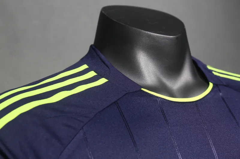 Real Madrid Retro Jersey Away Soccer Shirt 2012/13 - Image 5