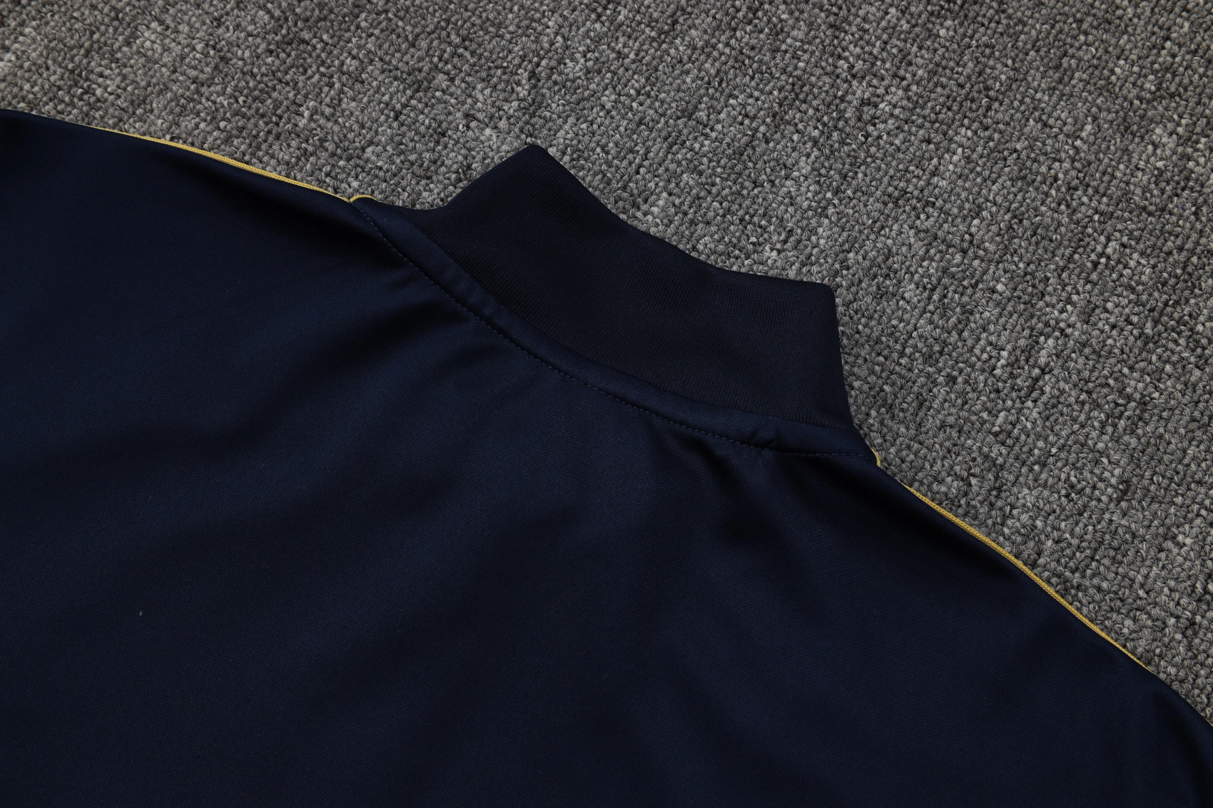 Juventus Training Kit (Sweatshirt+Pants) Cyan 2025/26 - Image 6