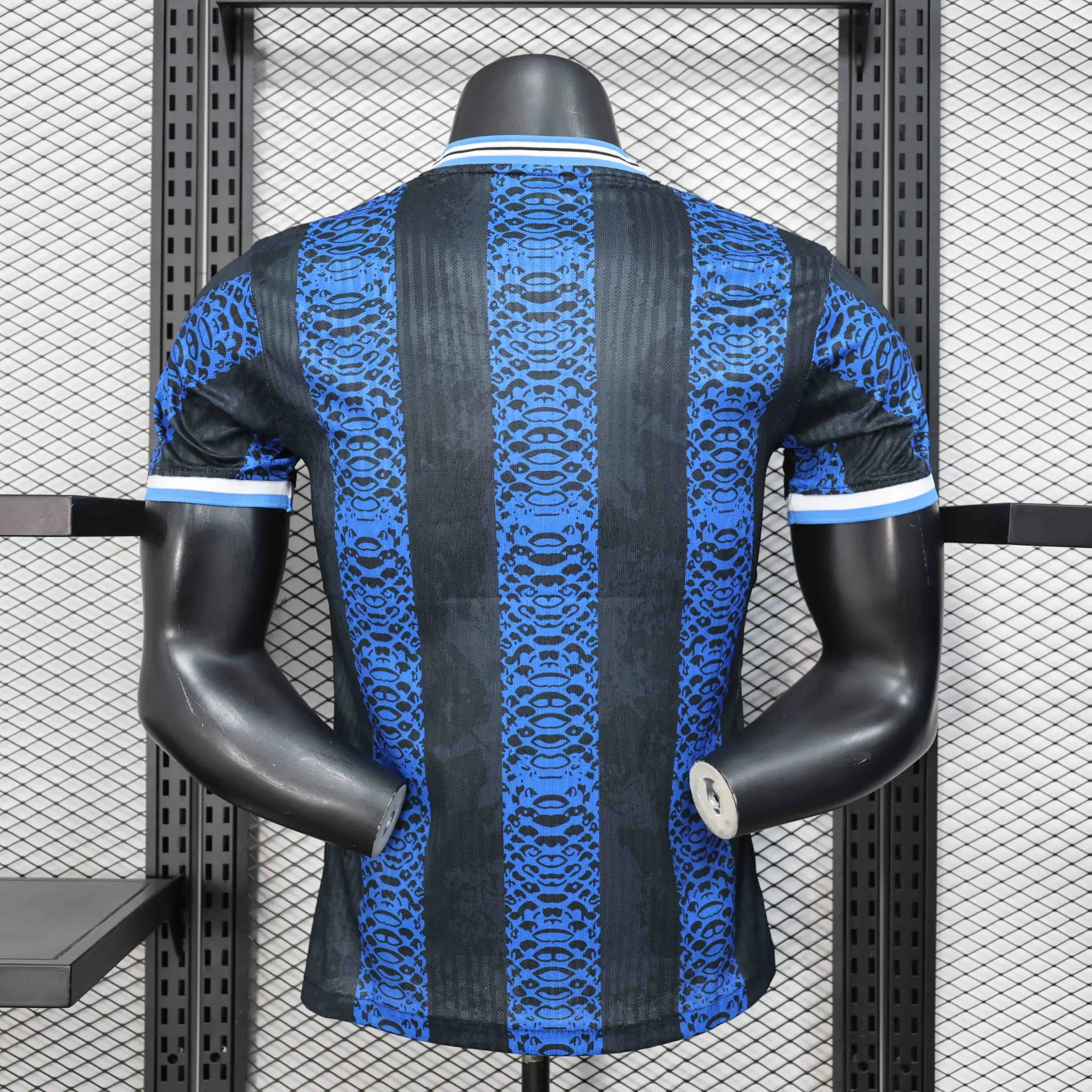 Soccer Jersey Inter Milan Snake Special Edition Shirt 2025/26 - Image 2