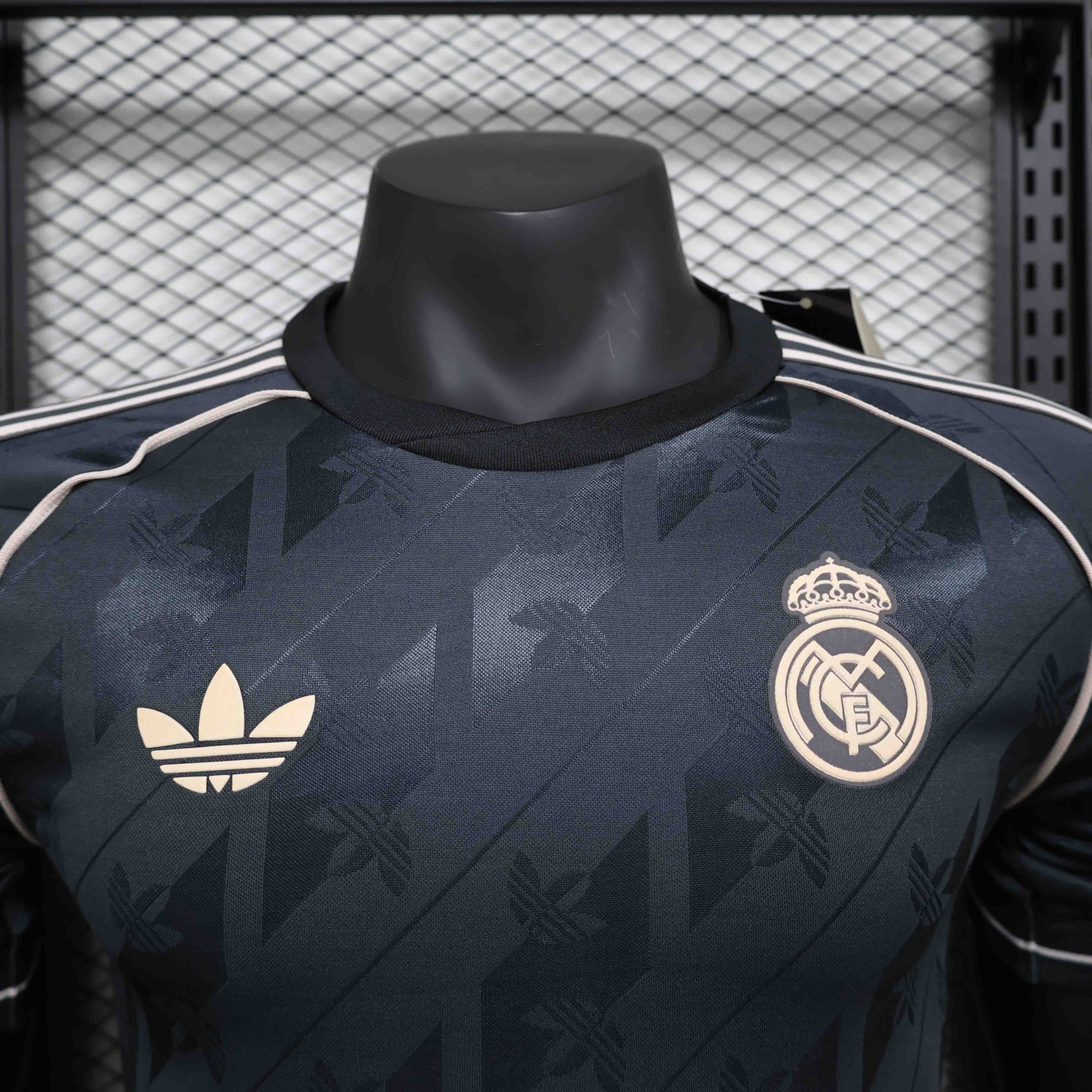 Real Madrid Soccer Jersey Retro Style Special Edition Shirt 2024/25 - Image 3