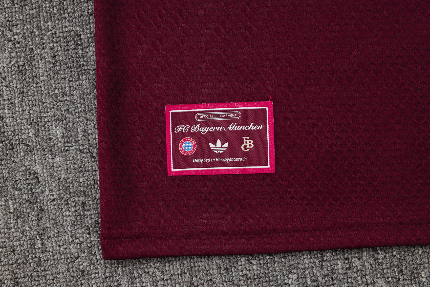 Bayern Munich Training Jersey Kit Red 2025/26 - Image 6