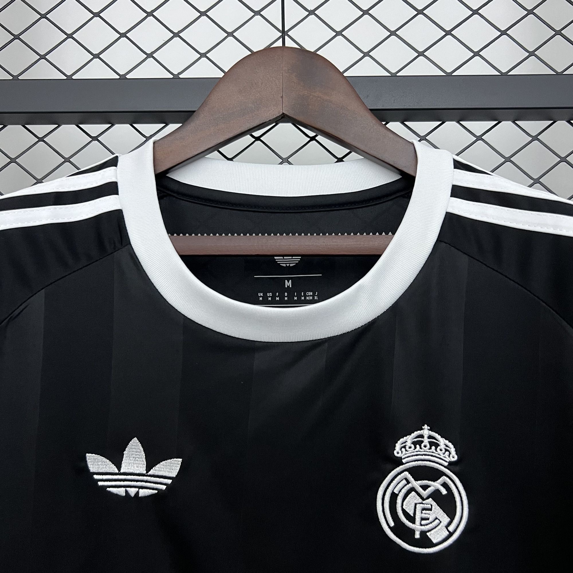 Real Madrid Football Jersey Black Goalkeeper Custom Shirt 2025/26 - Image 3