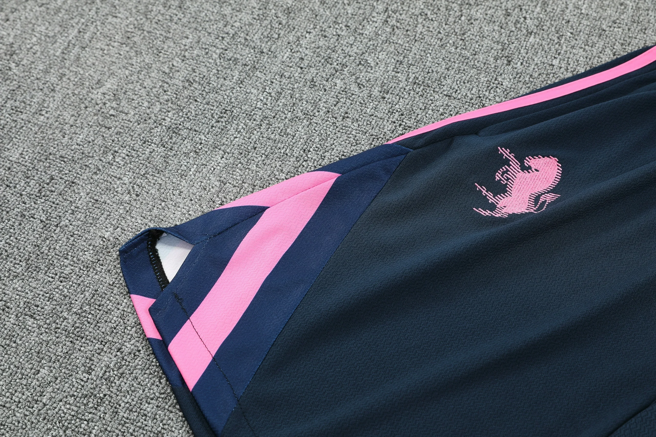 Juventus Training Jersey Kit 2025/26 - Image 4