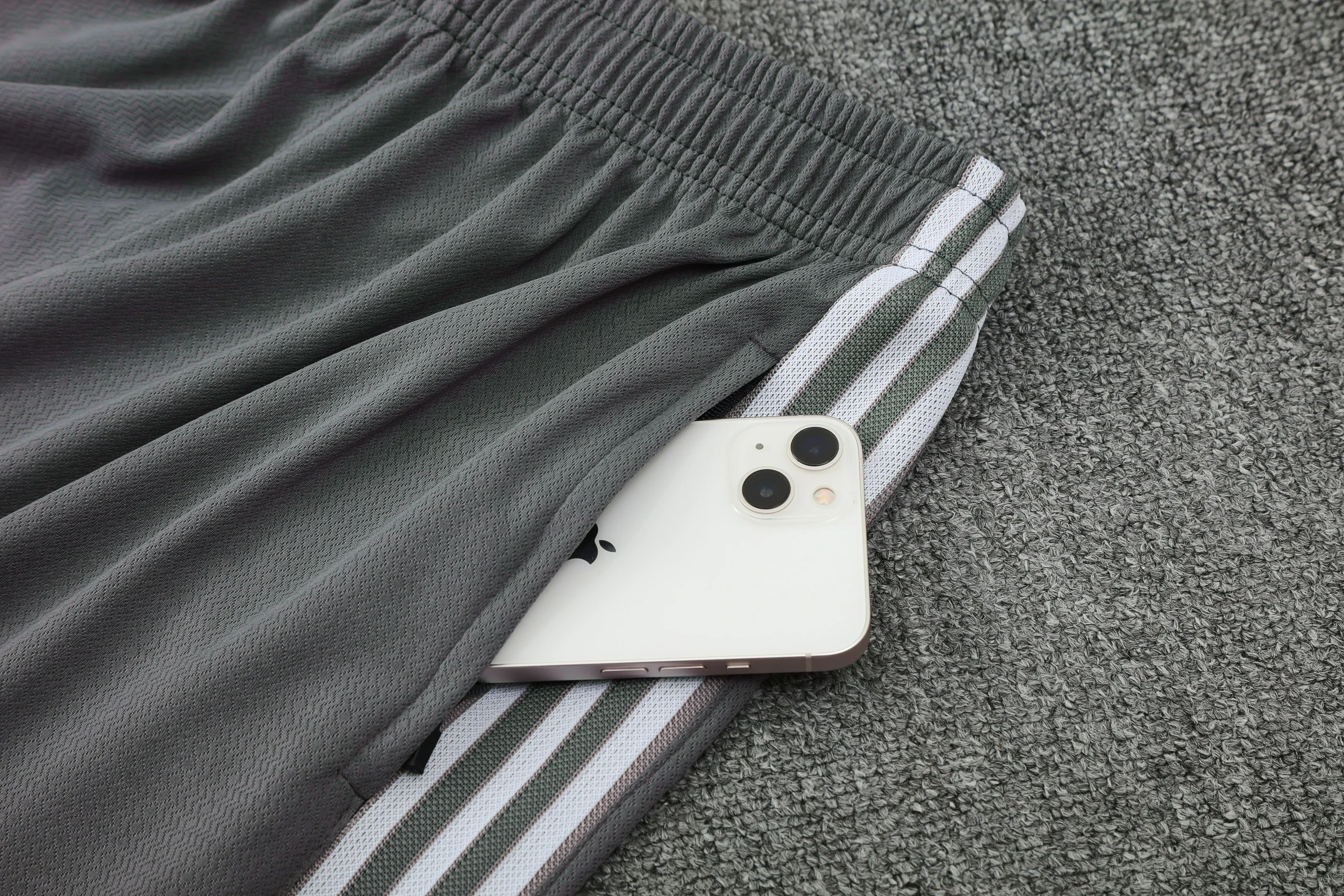 Real Madrid Training Jersey Kit Gray 2025/26 - Image 3