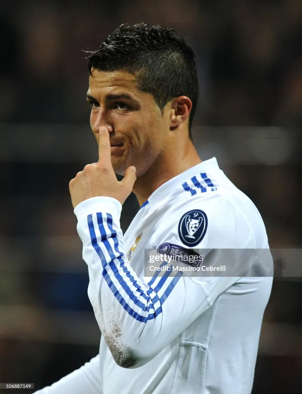 Real Madrid Retro Jersey Home Long Sleeve Soccer Shirt 2010/11 - Image 4