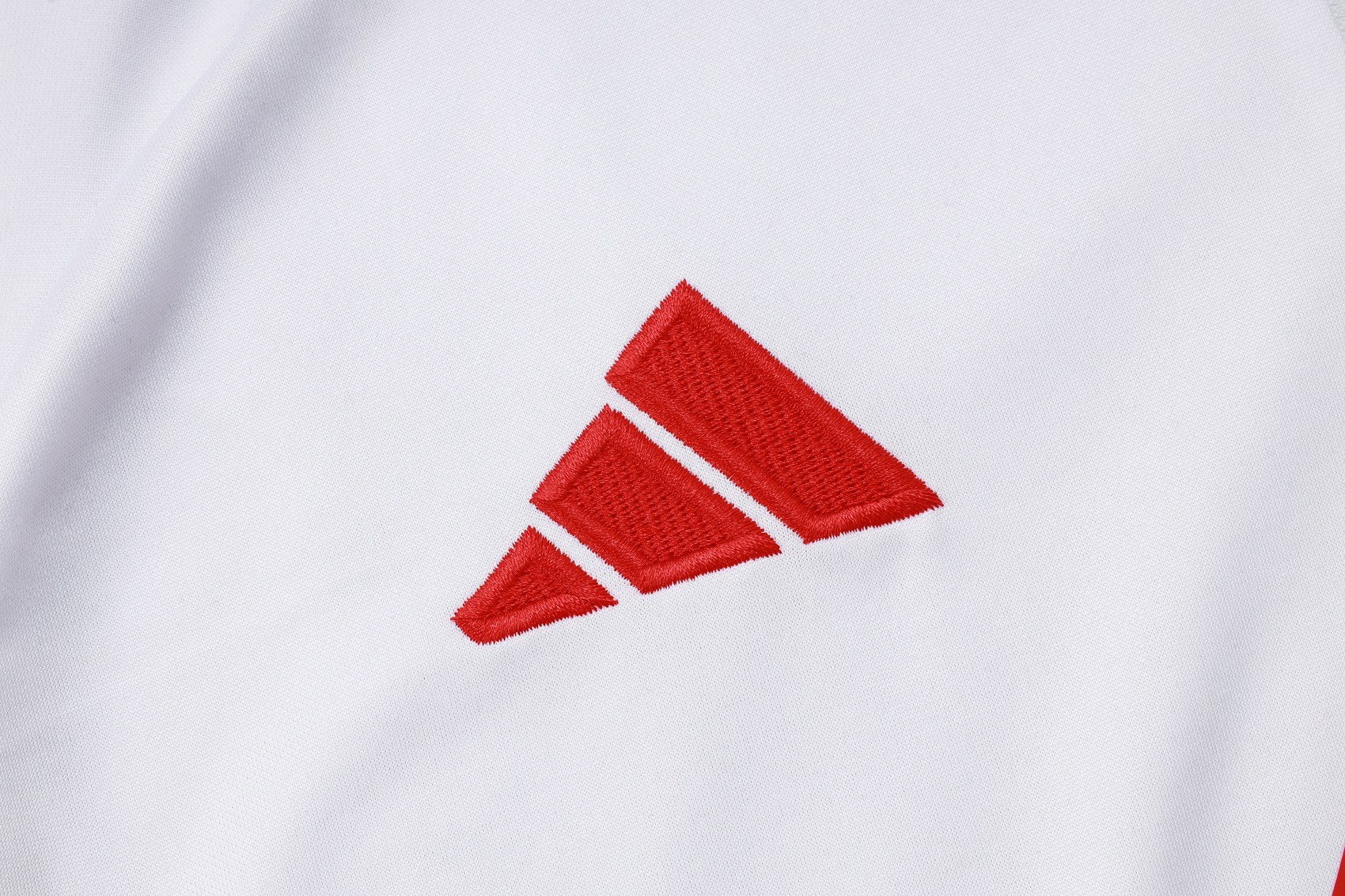 Liverpool Training Kit (Sweatshirt+Pants) White 2025/26 - Image 6