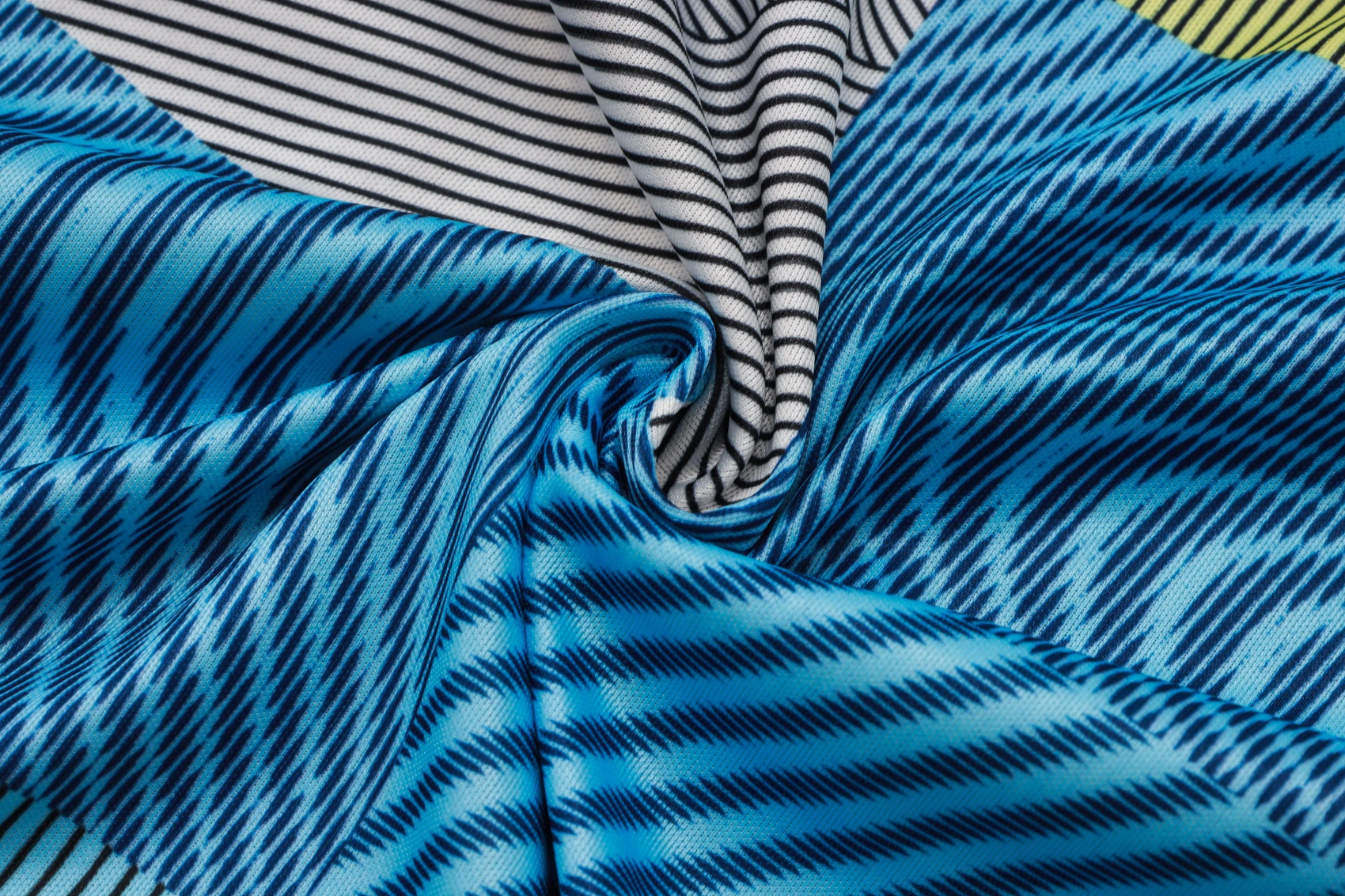 Real Madrid Sleeveless Training Kit Green 2025/26 - Image 5