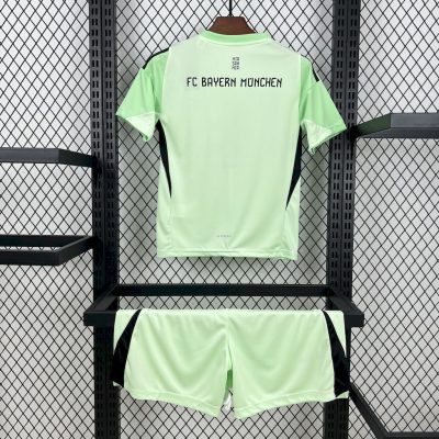 Alternative view of Bayern Munich Green Goalkeeper Kids Kit Jerseys+Shorts 2025/26