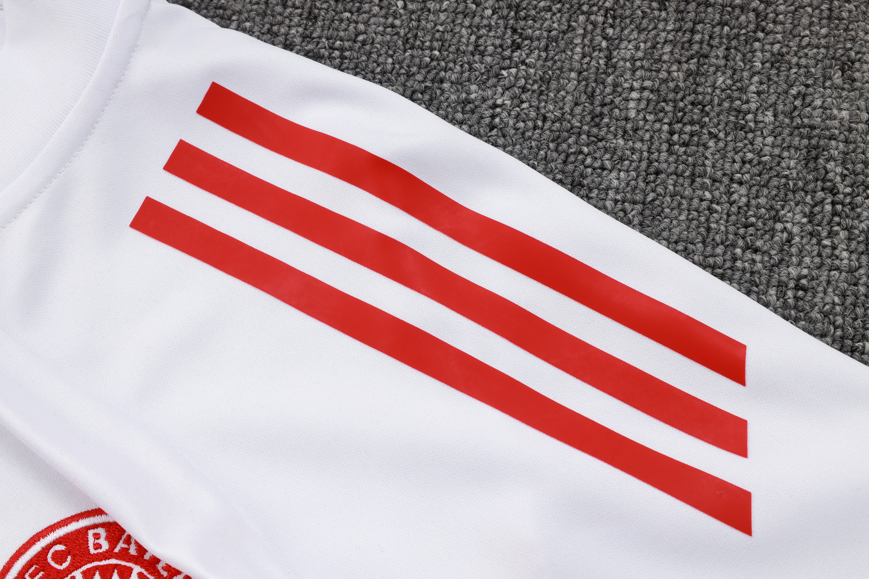 Bayern Munich Training Kit (Sweatshirt+Pants) White 2025/26 - Image 5